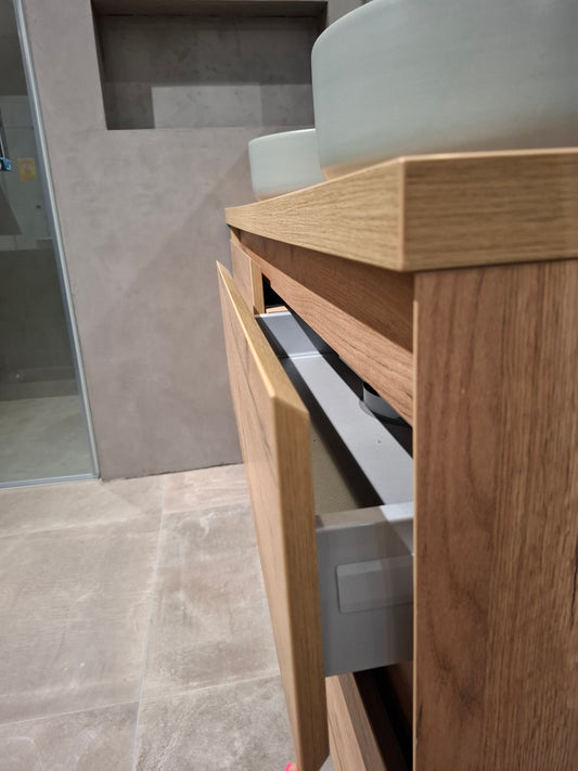 Badkamermeubel 140cm met opbouwkommen +spiegel